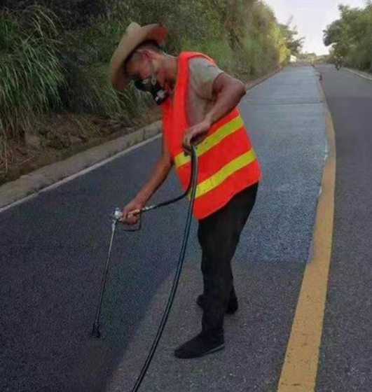 辽阳路面喷涂翻新彩色步道施工方案