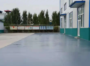 辽阳彩色路面喷涂翻新的材料对冬季